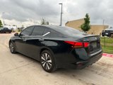 Used 2022 Nissan Altima 2.5 SV image 2