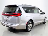 Used 2021 Chrysler Pacifica Touring-L image 4