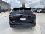 Used 2021 Toyota Highlander XLE image 6