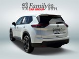 Used 2024 Nissan Rogue SV image 4