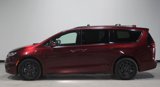 Used 2021 Chrysler Pacifica Touring w/ S Appearance Package image 2