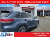 Used 2018 Toyota Highlander XLE image 2