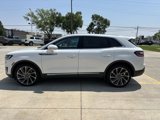 Used 2020 Lincoln Nautilus Reserve w/ Equipment Group 201A image 6