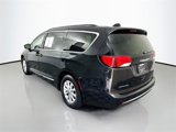 Used 2017 Chrysler Pacifica Touring-L image 5