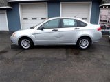 Used 2010 Ford Focus SE image 2