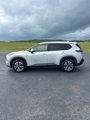 Used 2023 Nissan Rogue SV image 2