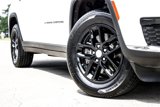 Used 2023 Jeep Grand Cherokee L Laredo image 2
