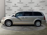 Used 2015 Chrysler Town & Country Touring image 2