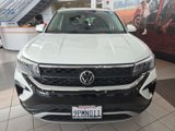 Certified 2024 Volkswagen Taos SE image 3