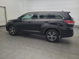 Used 2017 Toyota Highlander Plus image 3