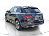 Used 2024 Audi Q5 2.0T Premium w/ Convenience Package image 3