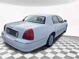 Used 2004 Lincoln Town Car Signature image 5