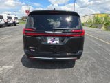New 2025 Chrysler Pacifica Select image 4