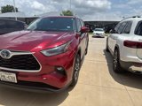 Used 2021 Toyota Highlander XLE image 4