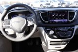 Used 2023 Chrysler Pacifica Touring-L image 3