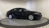 Used 2019 Toyota Camry LE image 3