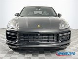 Used 2022 Porsche Cayenne Turbo image 2