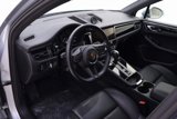 Certified 2024 Porsche Macan image 4