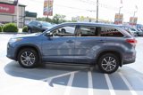 Certified 2018 Toyota Highlander AWD V6 image 4