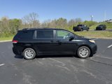 Used 2014 Toyota Sienna XLE image 2