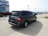 Used 2016 Chrysler Town & Country Touring image 5