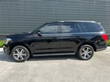 Used 2022 Ford Expedition XLT image 2