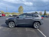 Used 2015 Jeep Cherokee Trailhawk image 3