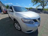 Used 2016 Nissan Rogue SV image 4
