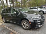 Used 2023 Chrysler Pacifica Limited image 3