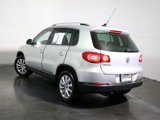 Used 2011 Volkswagen Tiguan SE image 2