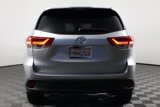 Used 2018 Toyota Highlander LE image 5