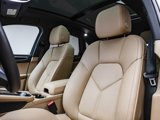 Certified 2025 Porsche Macan image 6