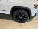 Certified 2022 GMC Acadia SLE w/ Driver Convenience Package image 6