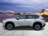 Used 2023 Nissan Rogue SV image 2