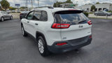 Used 2017 Jeep Cherokee Sport image 5