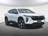Used 2024 Chevrolet Trax RS image 2