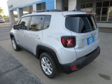 Used 2018 Jeep Renegade Latitude w/ Cold Weather Group image 3