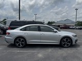Used 2020 Volkswagen Passat 2.0T R-Line image 2