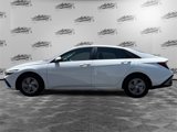 Used 2024 Hyundai Elantra SE image 2