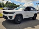 Used 2024 Jeep Grand Cherokee Altitude image 3