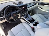 Used 2025 Porsche Macan Turbo image 4