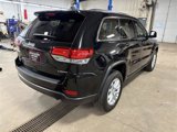 Used 2021 Jeep Grand Cherokee Laredo image 3