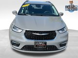 Used 2022 Chrysler Pacifica Touring-L image 3
