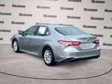 Used 2018 Toyota Camry LE image 3
