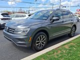 Used 2020 Volkswagen Tiguan SE w/ Panoramic Sunroof Package image 3
