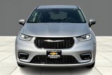 Used 2023 Chrysler Pacifica Touring-L image 4