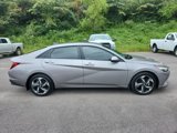 Used 2023 Hyundai Elantra SEL w/ Convenience Package image 2