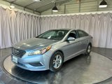 Used 2017 Hyundai Sonata SE image 3