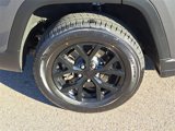 Used 2024 Jeep Grand Cherokee L Laredo image 5
