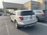 Used 2017 Ford Explorer XLT w/ Equipment Group 202A image 5